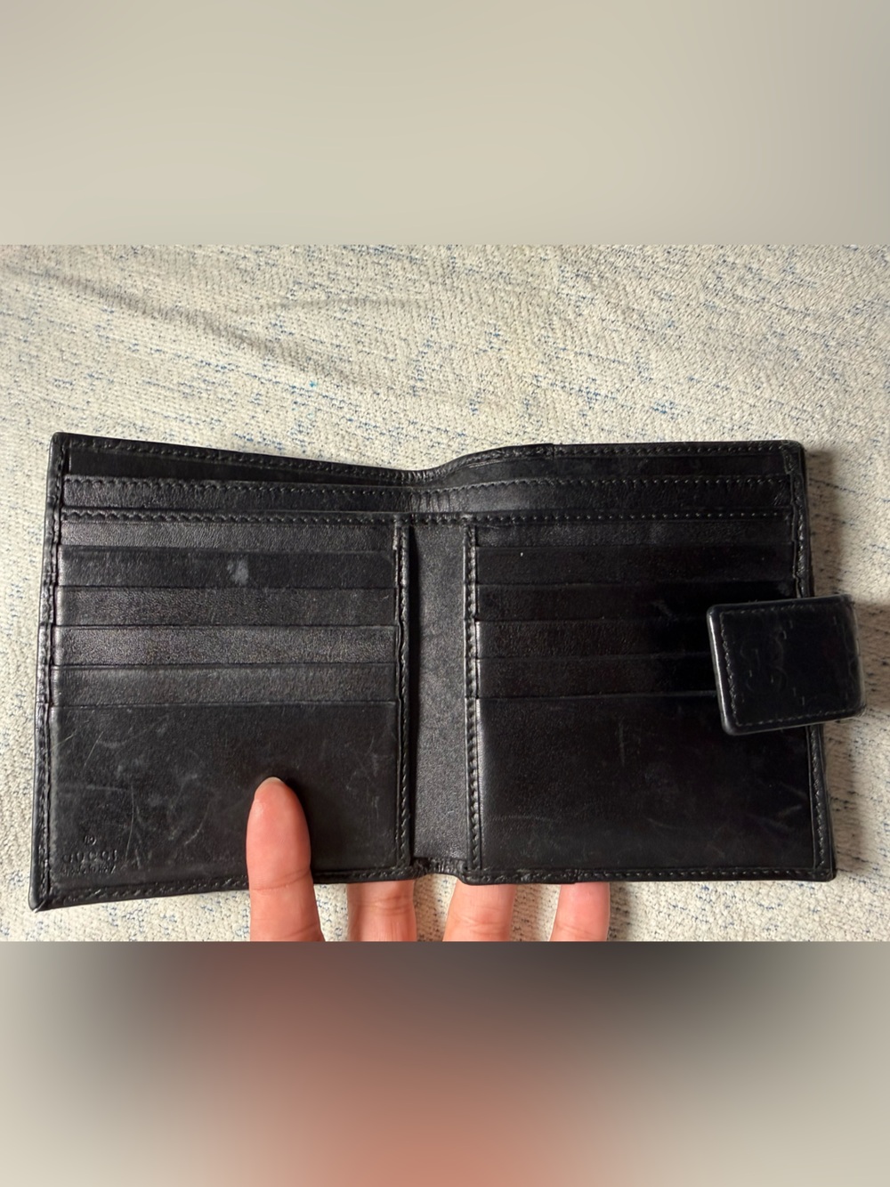 Gucci Black Embossed Leather Bifold Wallet with Subtle Logo - Picture 5 of 10